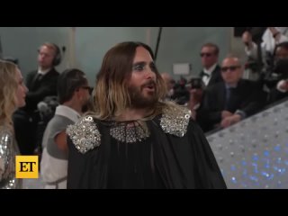 jared leto comes to met gala 2023 dressed as karl lagerfeld’s cat, choupette